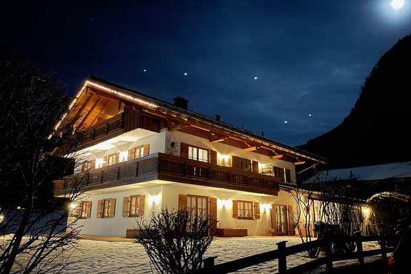 Ferienwohnungen Haus Wiesenblick (DE Oberwössen) - Schieder-Mahn Annette - 3901-Hausbild Winter