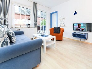 TV - Apartment Captain Hornblower - Apartments Captain's cabin (Esens)