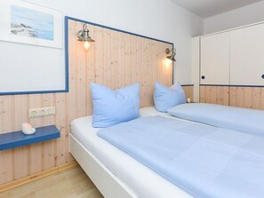 2 bedrooms, travel cot, WiFi - Apartment Captain Hornblower - Apartments Captain's cabin (Esens)