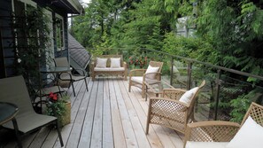Sunset Studio Suite, 1 Queen Bed, Garden View | 客房景觀