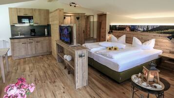 1 bedroom, internet, bed sheets