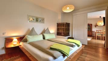 1 bedroom, internet, bed sheets