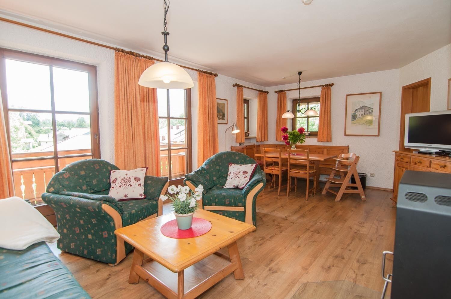 Fernseher, Tischtennisplatte