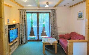 Fernseher, Tischtennisplatte