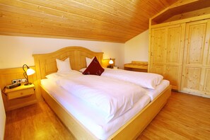 2 bedrooms, Internet, bed sheets