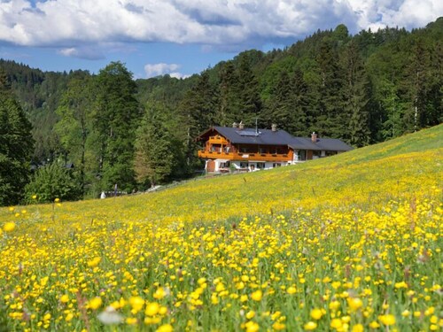 Vacation apartment Untersberg, for 2-4 persons, two separate bedrooms