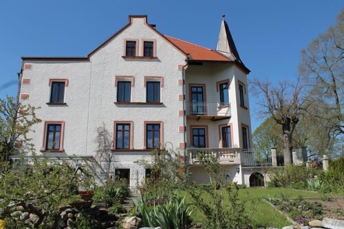 Exclusive vacation apartment in art nouveau villa, 92sqm, 2 bedrooms up to 5 persons