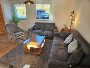 TV - Komfortable Ferienwohnung, 85 qm, 2 sep. Schlafzimmer und Küche (Reit im Winkl)