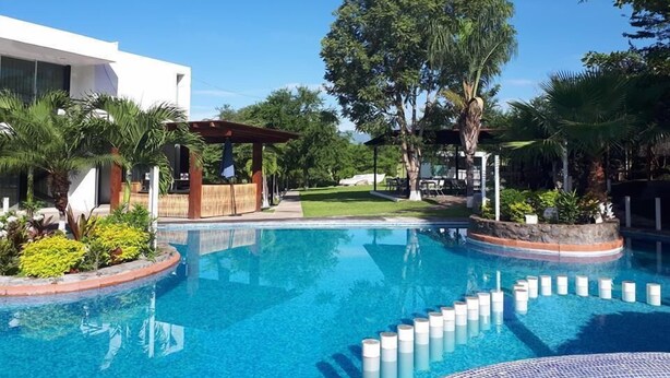 Piscina a la terrassa superior