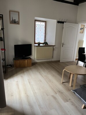 Interior - Phil’Audelà Small haven of peace of 50 m2 in a small Alsatian village.  (Wuenheim)