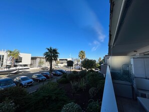 Property grounds - Arcachon T2 cabin with terrace, private parking and Wi-Fi included (Arcachon)