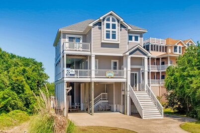 Soundside Home w/ Private Pool, Hot Tub, Game Room, Wet Bar, and Sound Views