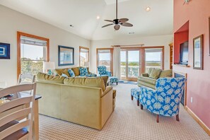 Televisión, reproductor de DVD, libros y videoteca 