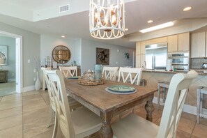 Dining - Caribe Resort 1112D by Liquid Life (Orange Beach)