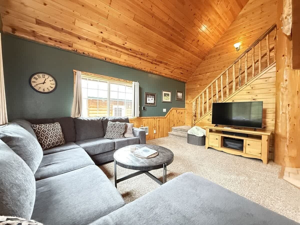 Smart TV, fireplace, offices