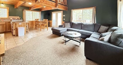 RE ILMAINEN TRASH POISTAMINEN-YNP🐻25 MIN-WIFI-INTERNET📡-BBQ🔥FIRE PIT-🐻 SININEN KIVI