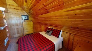 2 bedrooms, desk, free WiFi, bed sheets