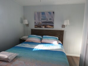 1 chambre, fer et planche à repasser, lit parapluie, Wi-Fi gratuit