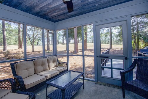 60 Firestone Lane -Golf Front 8 Bed House In Pinehurst