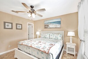 3 bedrooms, iron/ironing board, WiFi, bed sheets