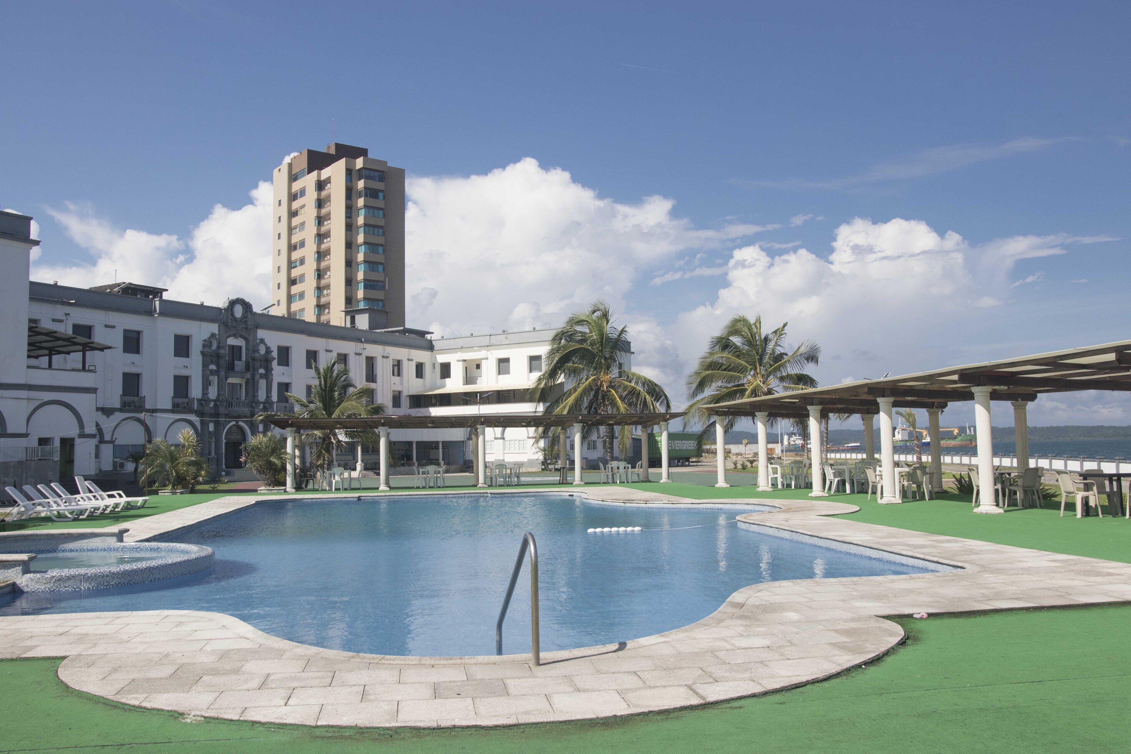Photo - New Washington Hotel