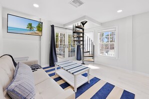 Smart TV, fireplace, DVD player, ping pong