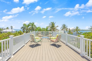 Terrace/patio - Beautiful 5 Bedroom Captiva Pool Home Central to Stunning Beaches (Captiva)