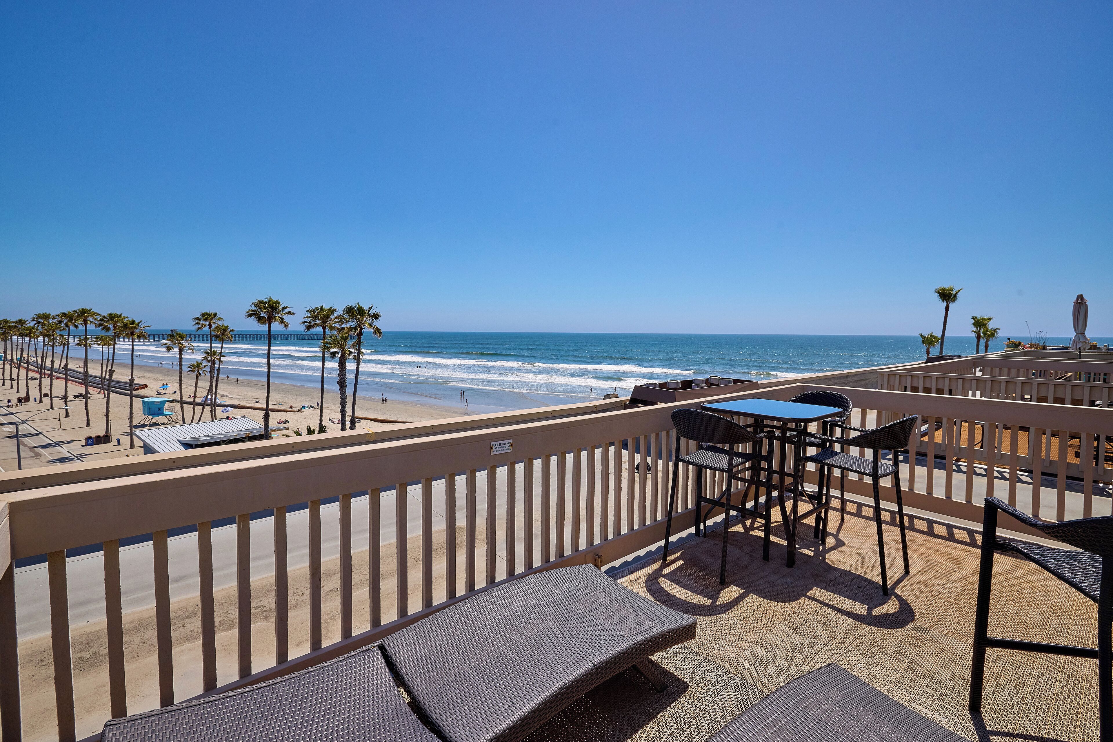 Ocean & Pier Views from Beautiful Rooftop Deck!!
