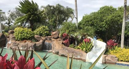 KOTI & VIESTITALO 1 POIPU-RANNAN HINTA: 5 BR / 5 BA: N RANNALLA