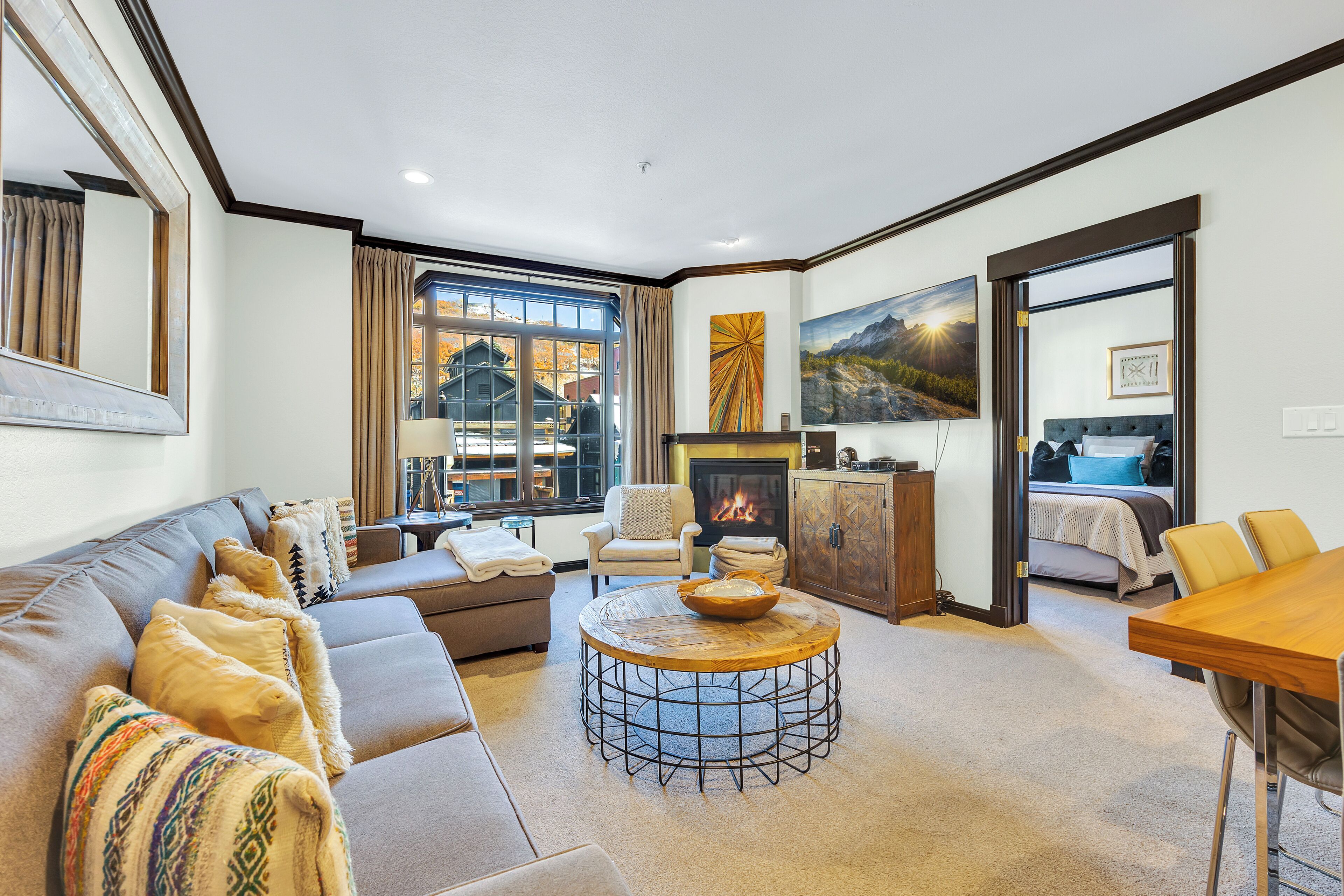 Smart TV, fireplace, music library, video library