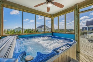 Indoor spa tub