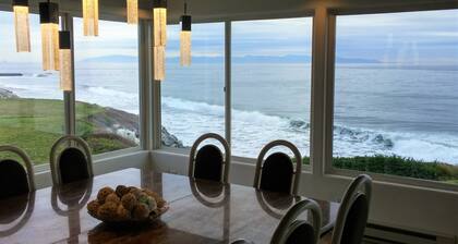 Panoramic Ocean View in a Beachfront Luxury Home