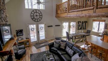 Smart-TV, Kamin, Videospiele, DVD-Player