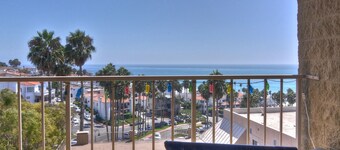 Superbe 2 + Den! Au Pier / Beach! Vues panoramiques!