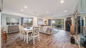 Smart TV, fireplace, DVD player, table tennis