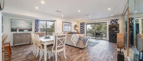 Smart TV, fireplace, DVD player, table tennis