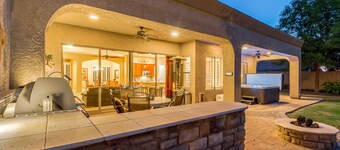 Der Perfekte Zufluchtsort - Privater Beheizter Lagunenpool und Spa - für 30 Personen