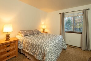 4 chambres, fer et planche à repasser, Wi-Fi gratuit, draps fournis