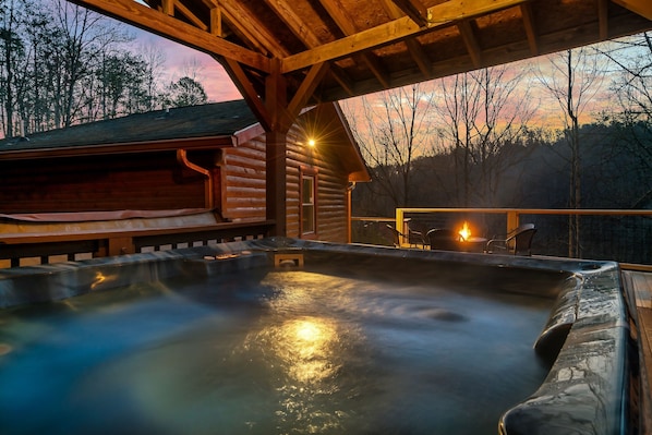 Tina de hidromasaje al aire libre