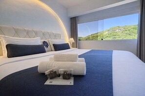 Minibar, in-room safe, desk, blackout curtains - Greco Hotel (Búzios)