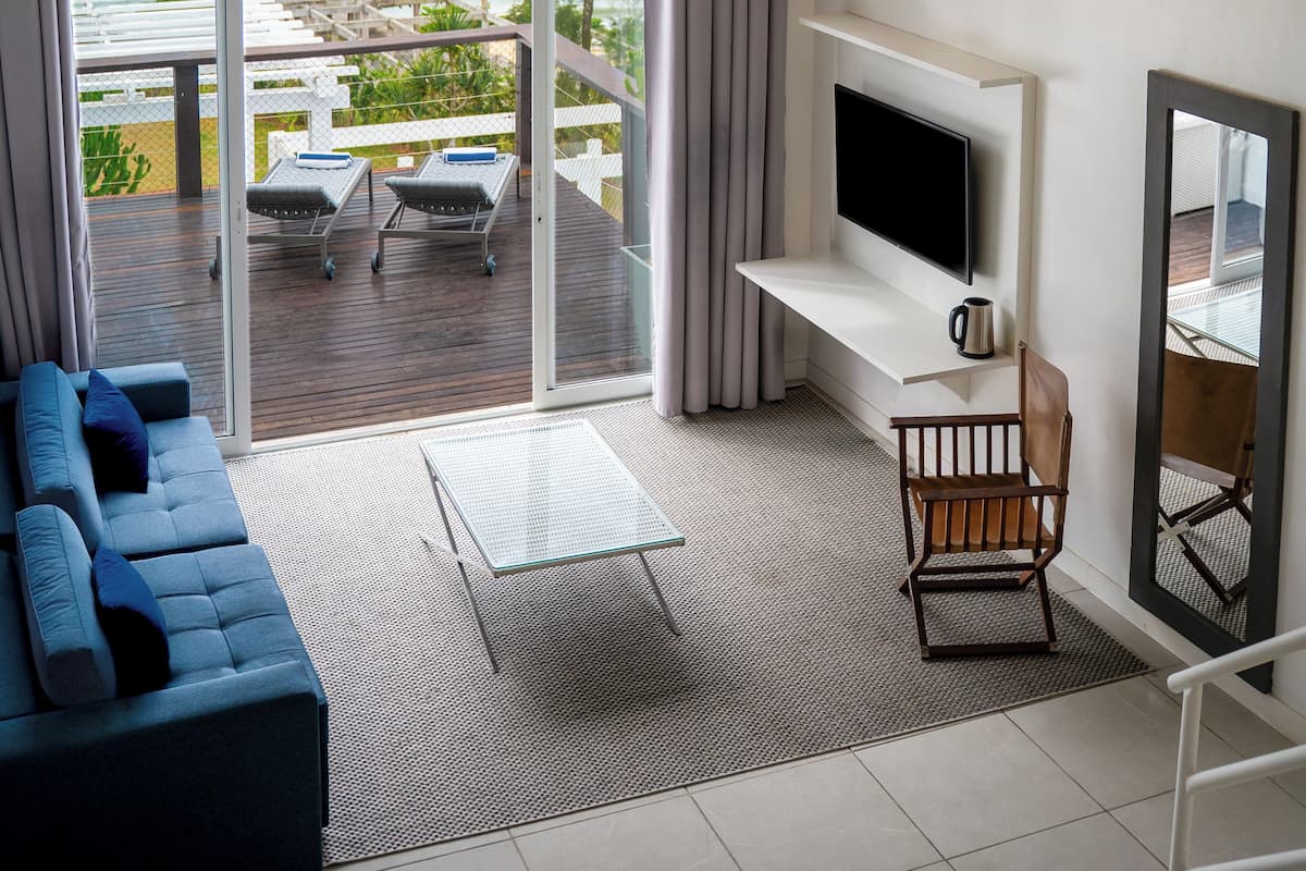 Habitació | Minibar, caixa forta a l'habitació, escriptori i cortines opaques