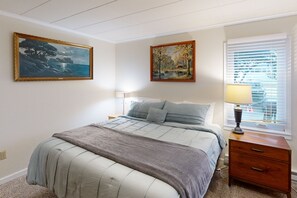 2 habitaciones, tabla de planchar con plancha, internet y ropa de cama