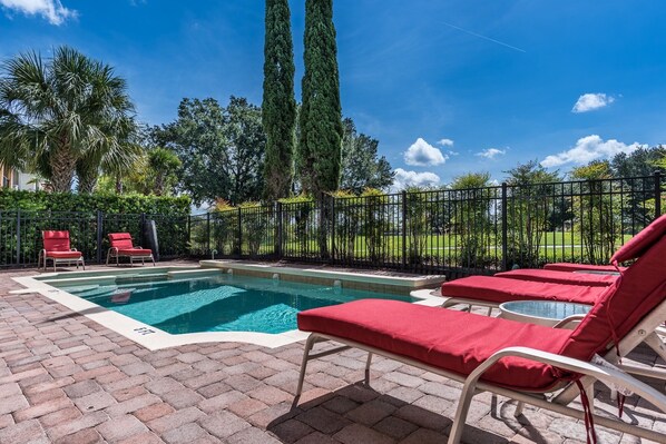 Piscine extérieure, piscine chauffée