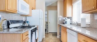 Downtown Napa! Unit A Walk to Everything!