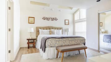 2 bedrooms, desk, iron/ironing board, travel crib