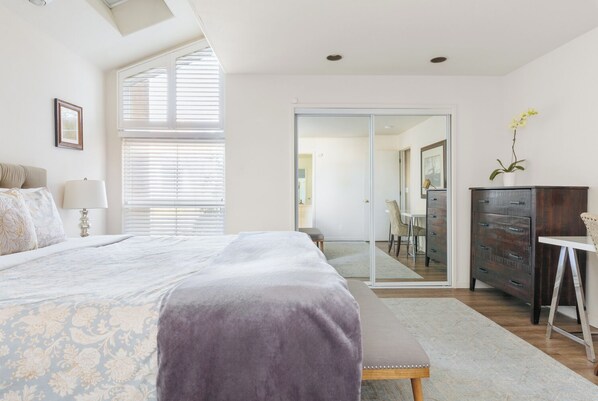 2 bedrooms, desk, iron/ironing board, travel cot