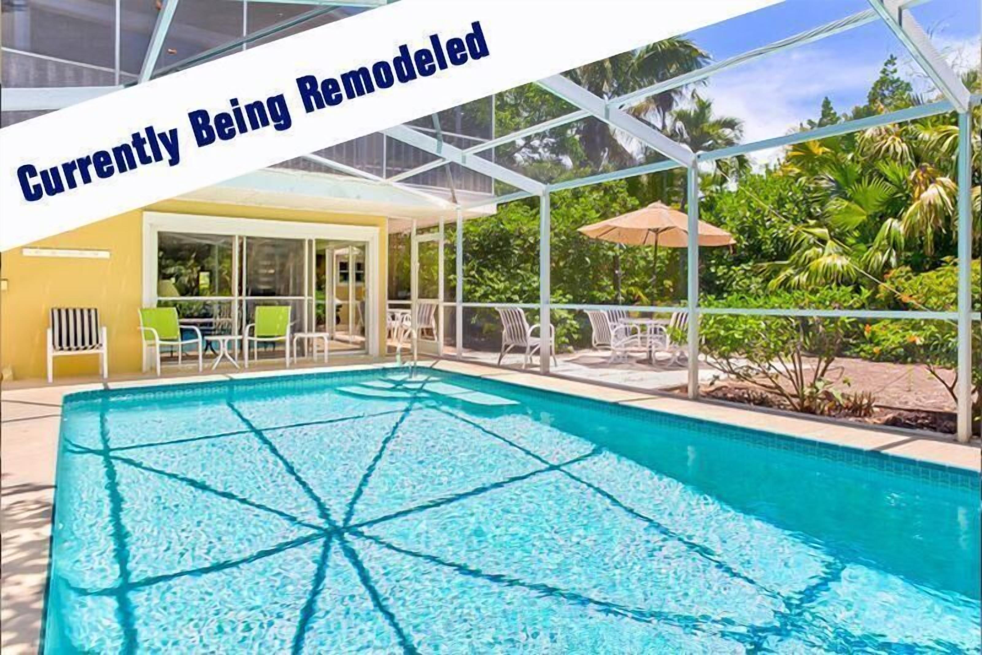 Less than a block to the beach ! Three Bedroom Pet Friendly Pool Home !