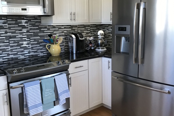 Frigorifero, microonde, forno, piano cottura