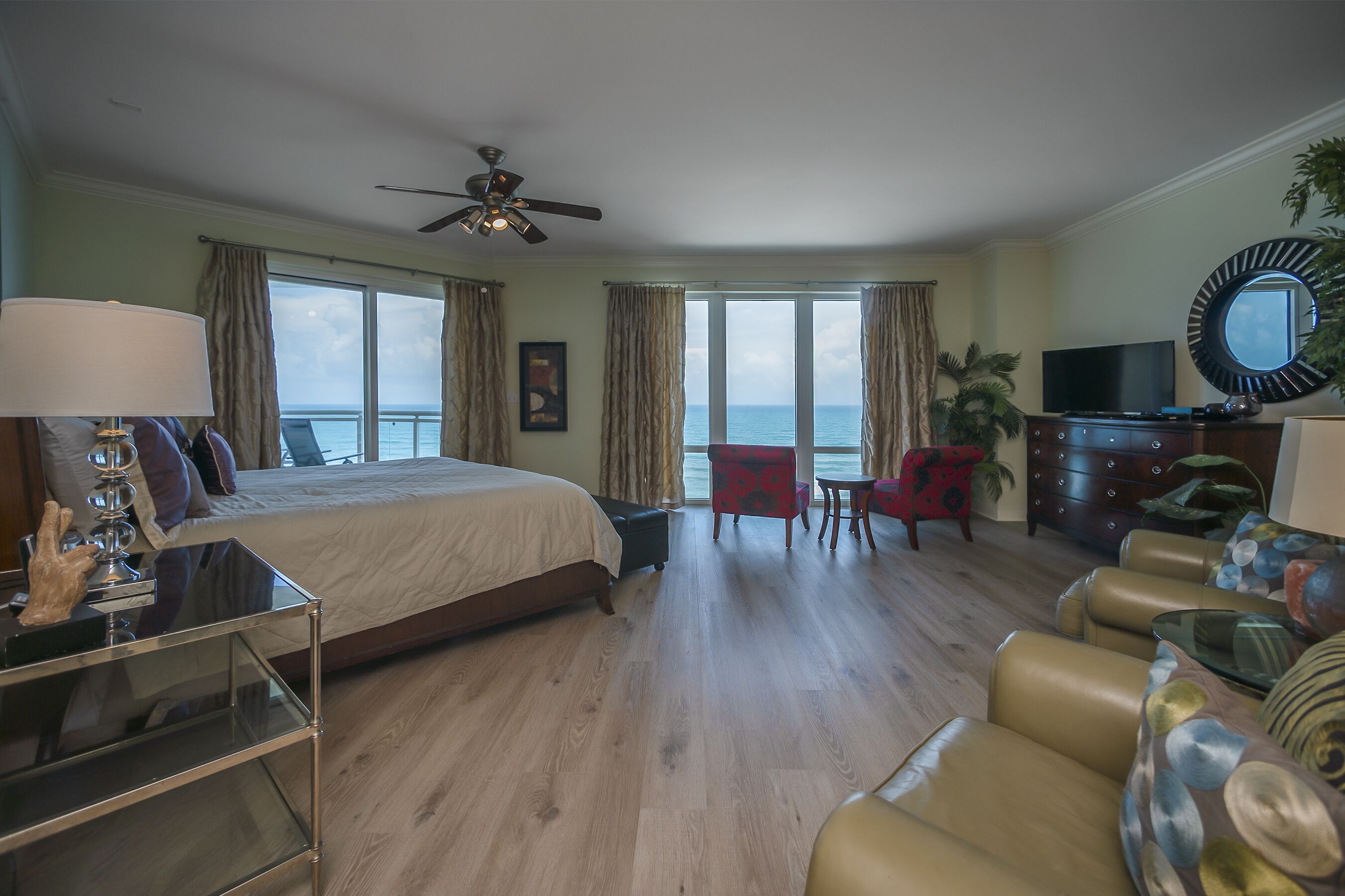 3 habitaciones, tabla de planchar con plancha y wifi gratis 