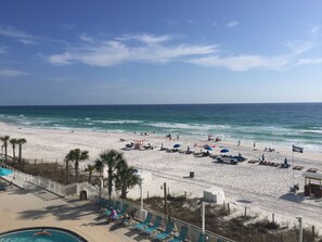 Ubicación a pie de playa y tumbonas